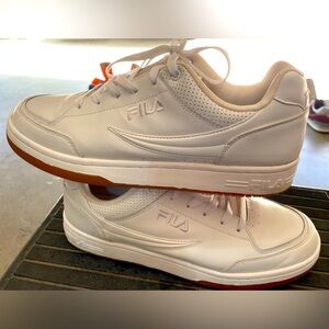 FILA Men's Tennis 88 Low Top Tennis Sneaker.